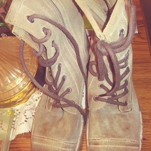 Roan Boots from buckle